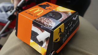 Illustration for article titled Black McDonalds Burger: The Snacktaku Review